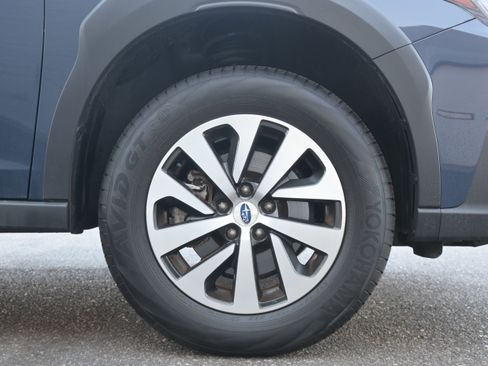 Certified 2025 Subaru Outback Premium image 13