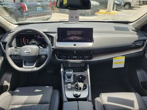 Certified 2026 Nissan Rogue Platinum AWD/4WD image 13
