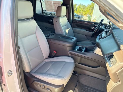 Used 2023 Chevrolet Tahoe LT w/ Luxury Package image 28