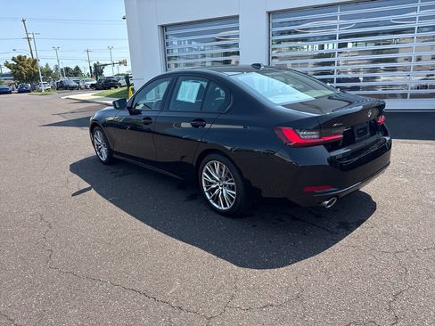 Used 2023 BMW 330i xDrive Sedan w/ Premium Package AWD/4WD image 3