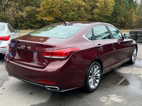 Used 2015 Hyundai Genesis 3.8 image 3