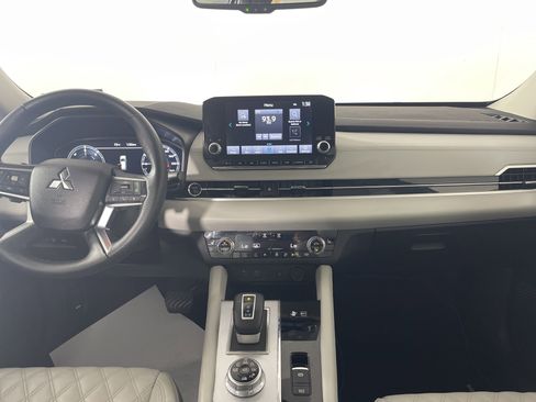 Used 2023 Mitsubishi Outlander SEL image 15