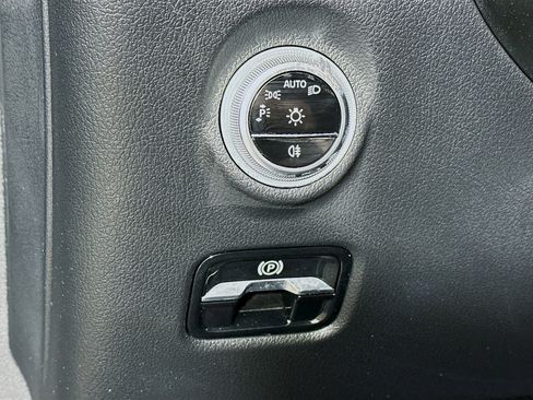 Used 2024 Mercedes-Benz C 300 4MATIC Sedan image 10