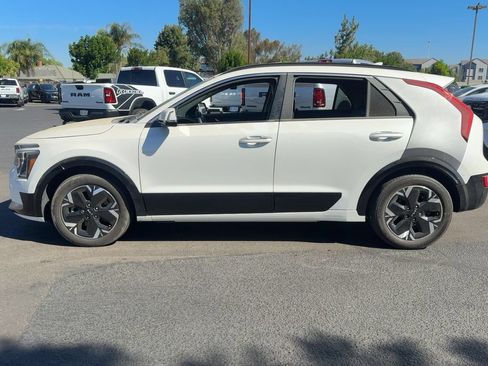 Used 2023 Kia Niro Wave FWD image 9