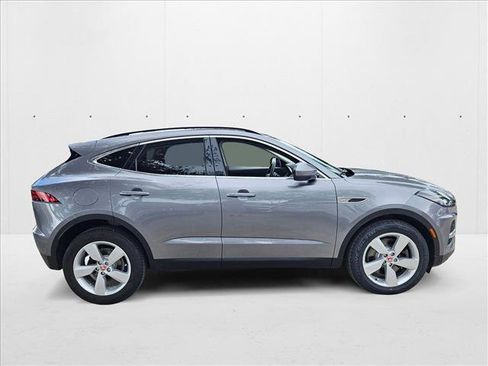 Used 2022 Jaguar E-PACE SE image 4