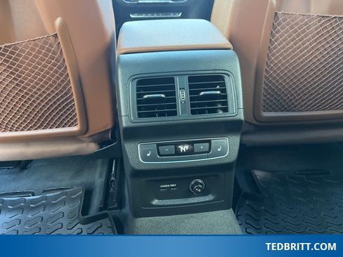 Used 2022 Audi Q5 2.0T Prestige w/ Prestige Package image 16