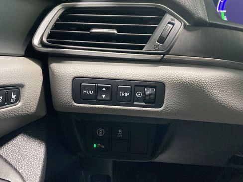 Used 2018 Honda Accord Touring image 30