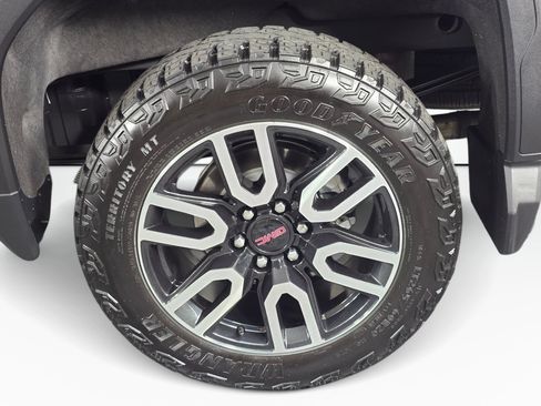 Used 2024 GMC Sierra 1500 AT4 w/ Technology Package AWD/4WD image 20