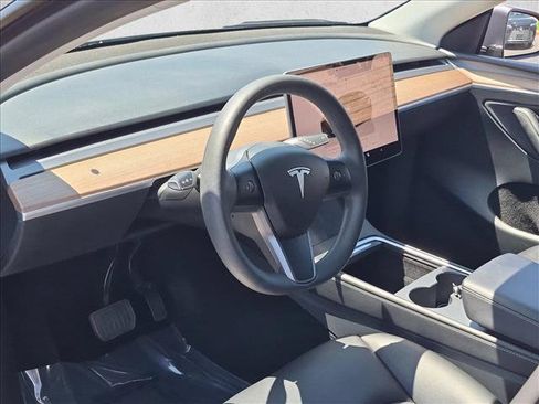 Used 2023 Tesla Model Y Long Range AWD/4WD image 10