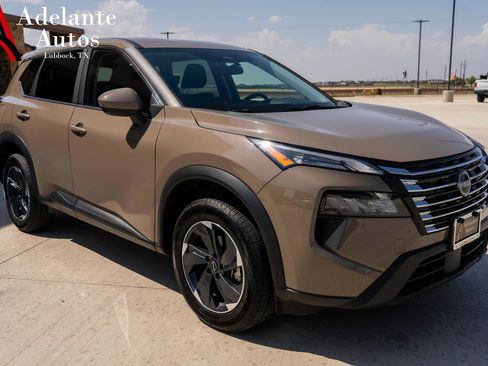 Used 2025 Nissan Rogue SV AWD/4WD image 5