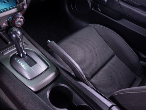 Used 2014 Chevrolet Camaro LT RWD image 26
