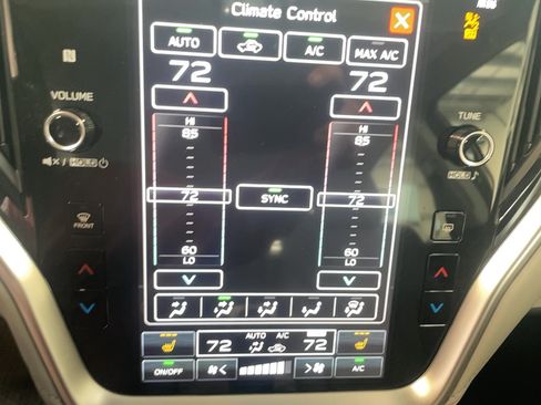 Used 2025 Subaru Legacy Premium AWD/4WD image 9