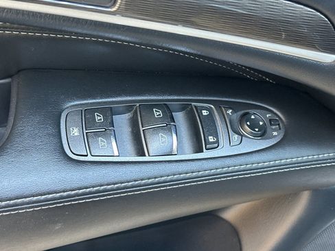 Used 2019 INFINITI QX60 Luxe w/ Essential Package FWD image 12
