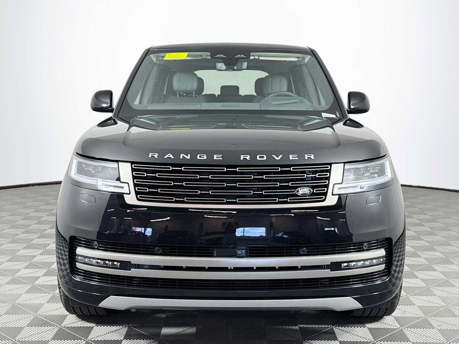New 2027 Land Rover Range Rover Long Wheelbase SE AWD/4WD image 2