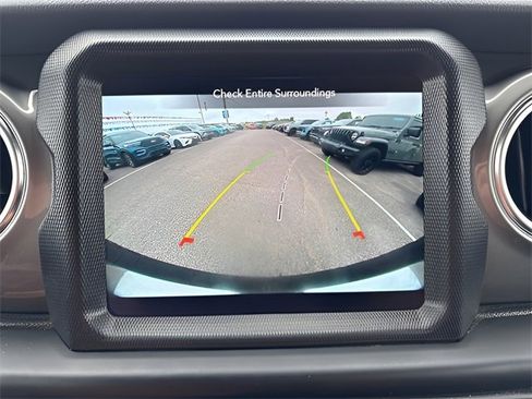 Used 2021 Jeep Wrangler Unlimited Sahara w/ Uconnect 4C Nav & Sound Group image 14