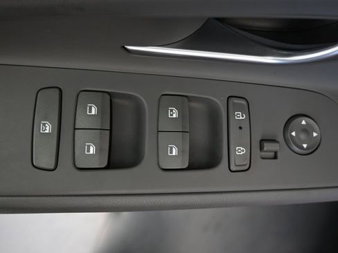 Used 2025 Hyundai Elantra SEL image 22