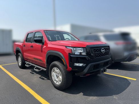 Used 2024 Nissan Frontier SV w/ Hardbody Edition AWD/4WD image 2