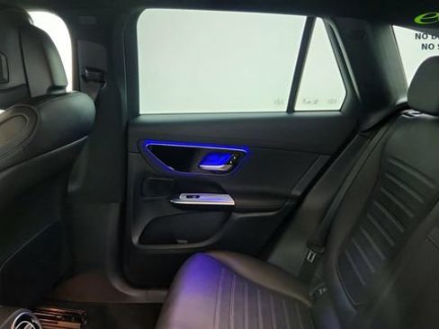 Used 2025 Mercedes-Benz GLC 300 4MATIC image 31