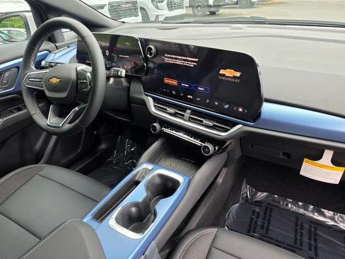 New 2026 Chevrolet Equinox EV LT AWD/4WD image 10