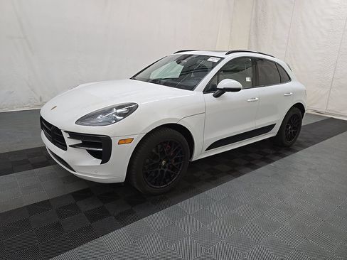 Used 2021 Porsche Macan GTS w/ Sport Chrono Package AWD/4WD image 9