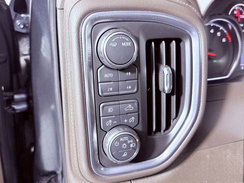 Used 2020 Chevrolet Silverado 1500 LTZ AWD/4WD image 9