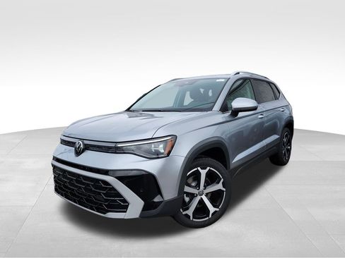 New 2025 Volkswagen Taos SEL image 3