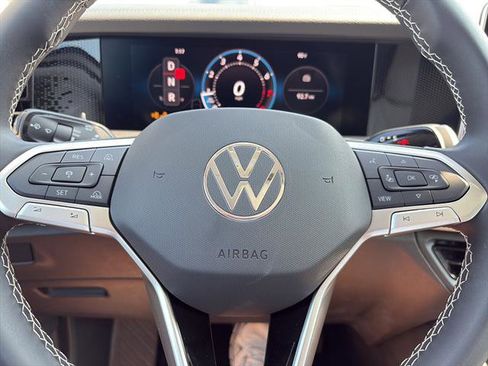 New 2025 Volkswagen Tiguan SE image 16