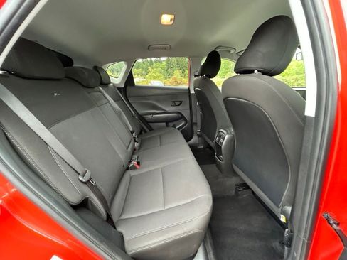 Used 2025 Hyundai Kona SEL FWD image 13