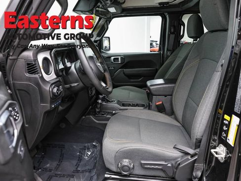 Used 2024 Jeep Wrangler Unlimited AWD/4WD image 14