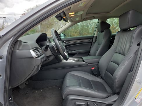 Used 2020 Honda Accord Touring image 10