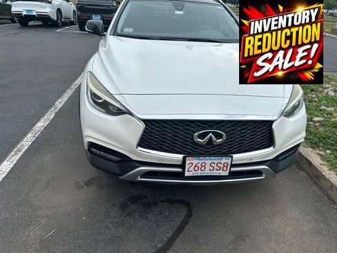 Used 2017 INFINITI QX30 Premium w/ Navigation Package AWD/4WD image 7