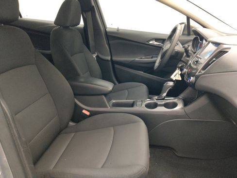 Used 2018 Chevrolet Cruze LT FWD image 21
