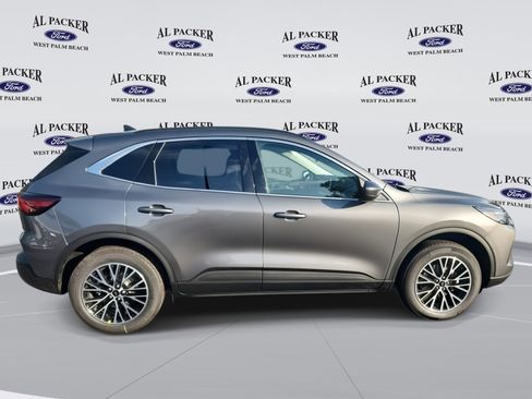 New 2026 Ford Escape SE image 6