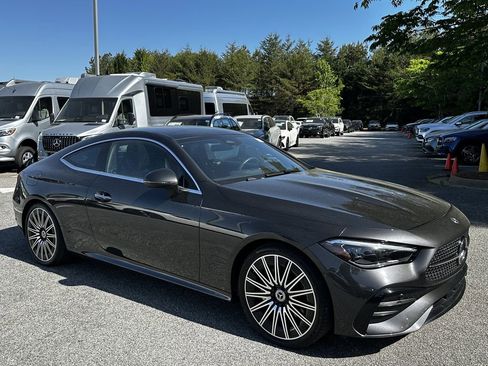 Certified 2025 Mercedes-Benz CLE 300 4MATIC Coupe image 2