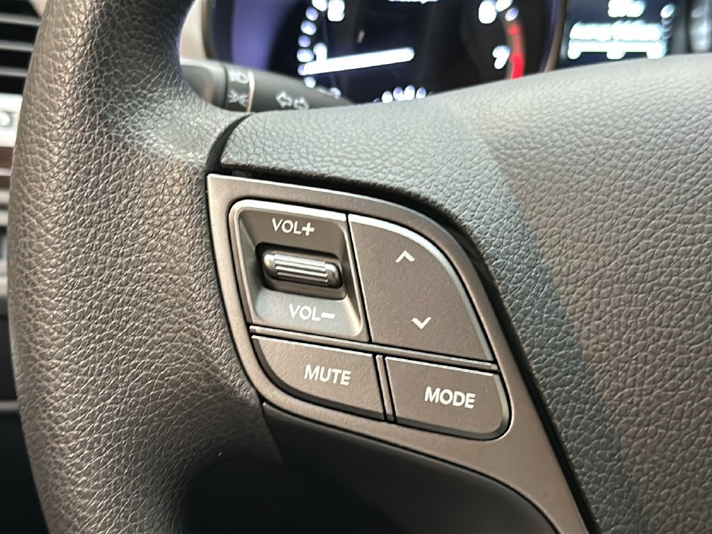 Used 2017 Hyundai Santa Fe SE AWD/4WD image 22