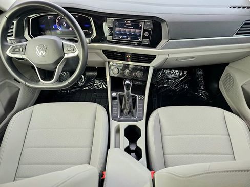 Used 2024 Volkswagen Jetta SE image 27