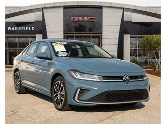 Used 2025 Volkswagen Jetta SE video 1