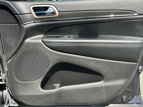 Used 2016 Jeep Grand Cherokee Limited image 17