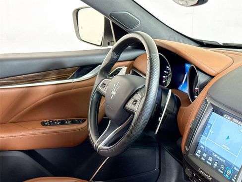 Used 2019 Maserati Levante S GranSport image 36