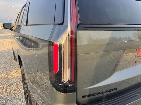 Certified 2024 Cadillac Escalade Sport Platinum w/ LPO, ONYX Package image 13