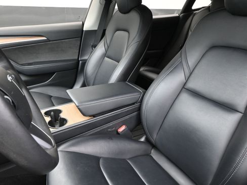 Used 2022 Tesla Model 3 Performance image 11