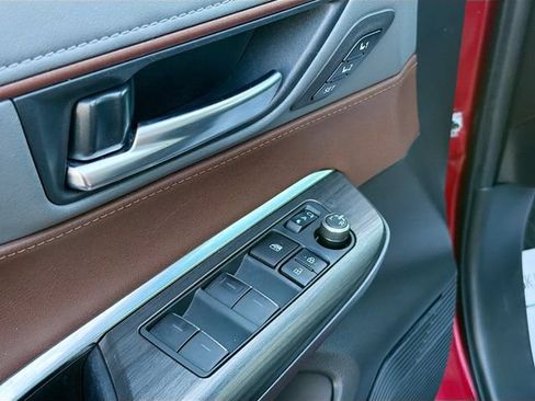Used 2021 Toyota Venza Limited w/ Advanced Technology Package AWD/4WD image 19