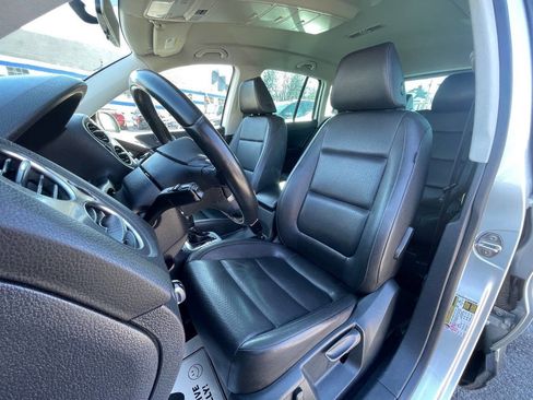 Used 2013 Volkswagen Tiguan SE image 10