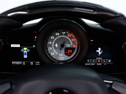 Used 2018 Ferrari 488 Spider RWD image 39