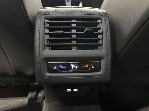 Used 2022 Volkswagen Golf R image 31