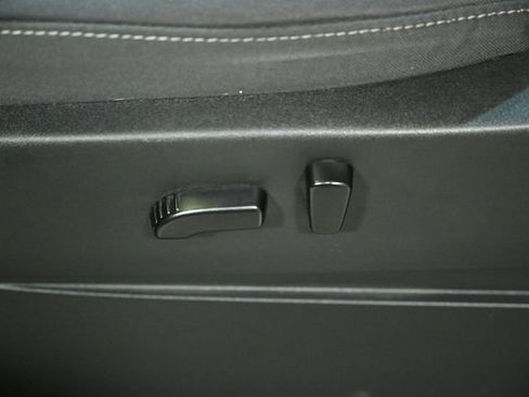 Used 2022 Nissan Frontier SV w/ Technology Package image 54