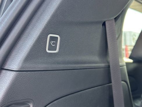 New 2026 Chrysler Pacifica Limited AWD/4WD image 10