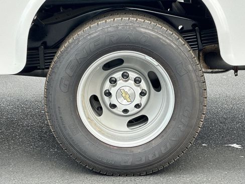 New 2024 Chevrolet Express 3500 w/ Power Convenience Package image 21