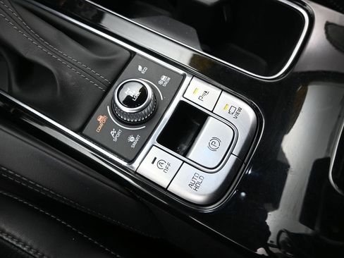 Used 2022 Kia Telluride SX w/ SX Prestige Package image 33