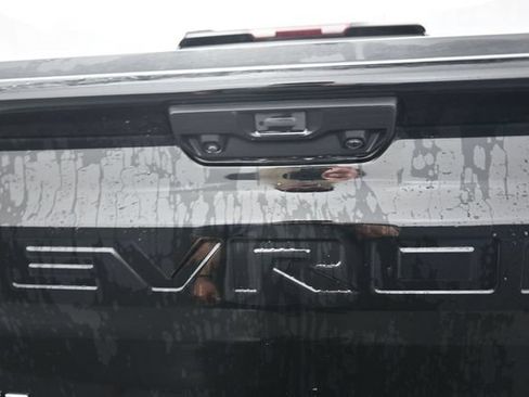 Used 2023 Chevrolet Silverado 1500 RST w/ Z71 Off-Road Package AWD/4WD image 25